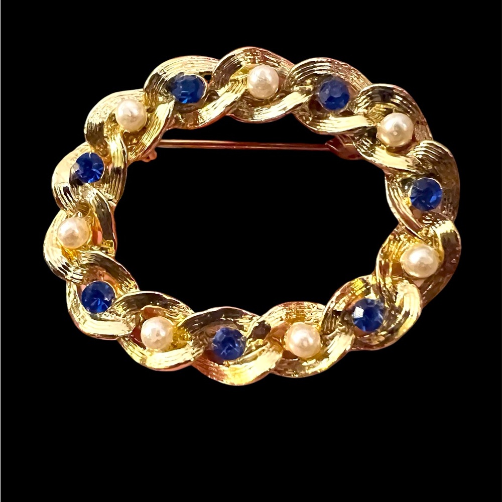 Vtg Signed Gerry's Oval Gold Tone Sapphire Blue Rhinestone Faux Pearl Brooch Pin